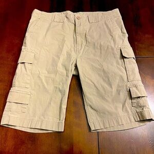 Roundtree & Yorke Multi Cargo 13” Inseam Shorts